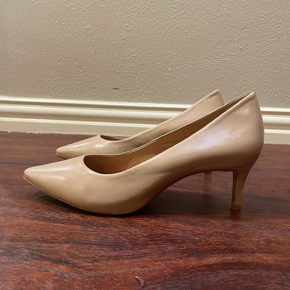 ANTONIO MELANI TAN HEELS - Picture 2 of 6